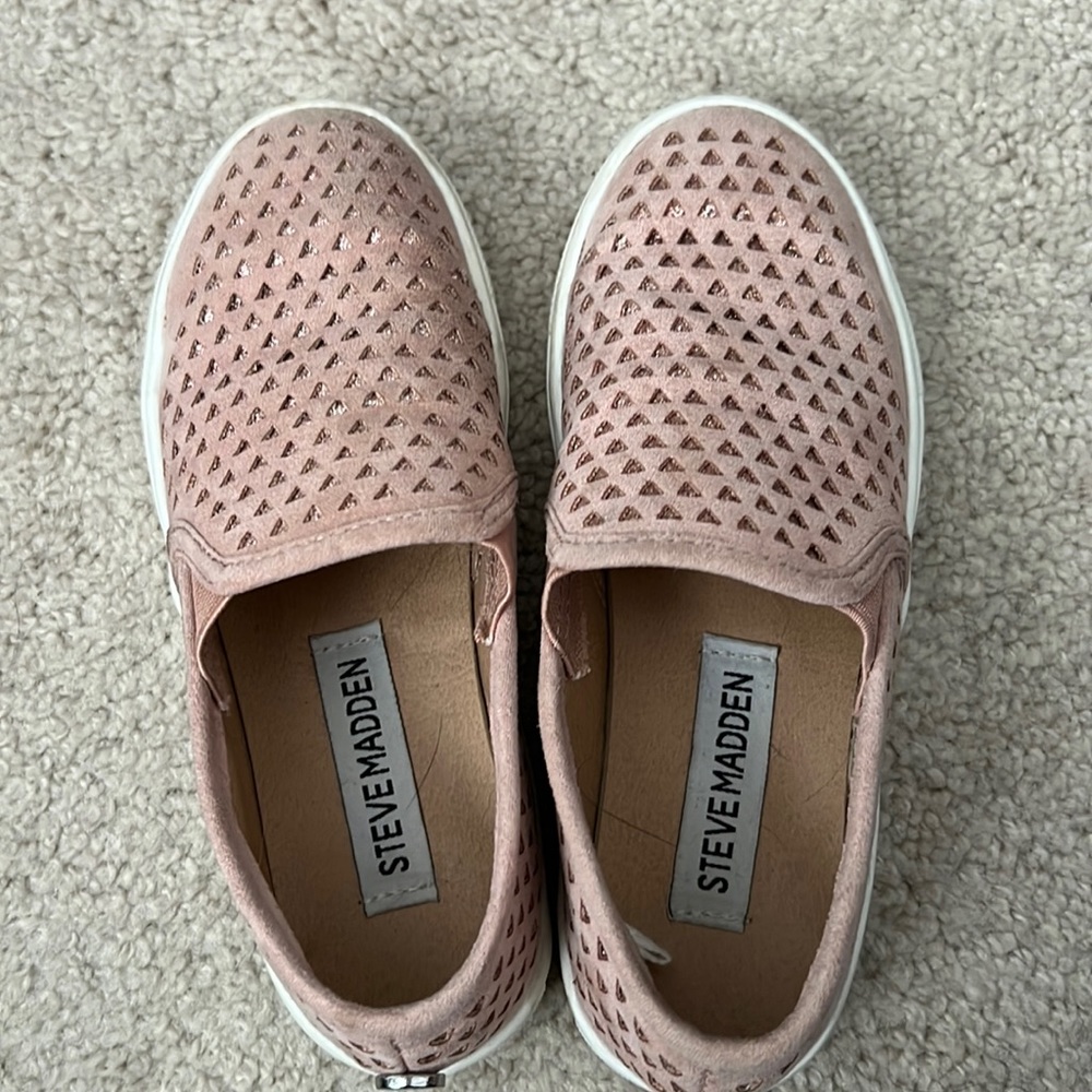 Girls Steve Madden Slip On’s size 12